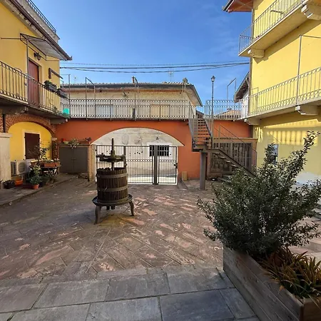 Casa Di Klara With Covered Parking & Terrace Apartamento