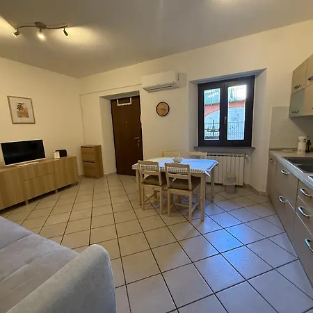 Casa Di Klara With Covered Parking & Terrace Apartment *