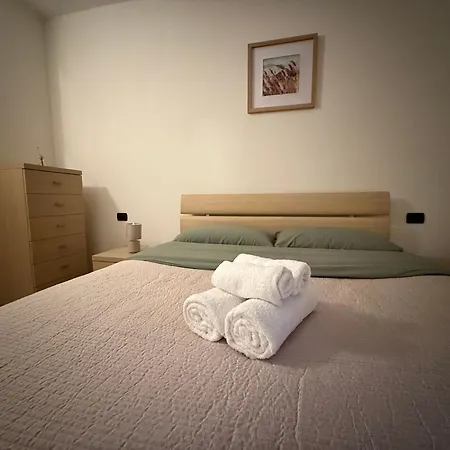 Casa Di Klara With Covered Parking & Terrace * Castelletto sopra Ticino