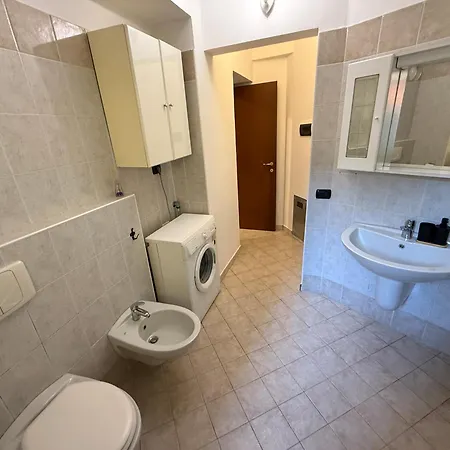 Casa Di Klara With Covered Parking & Terrace Apartment *