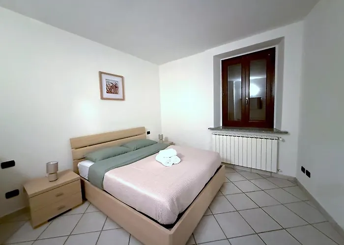 Casa Di Klara With Covered Parking & Terrace * Castelletto sopra Ticino